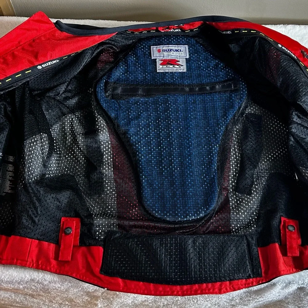 SUZUKI Style GSRX Men’s Red &  Black Motorcycle Jacket Size M - Picture 13 of 16